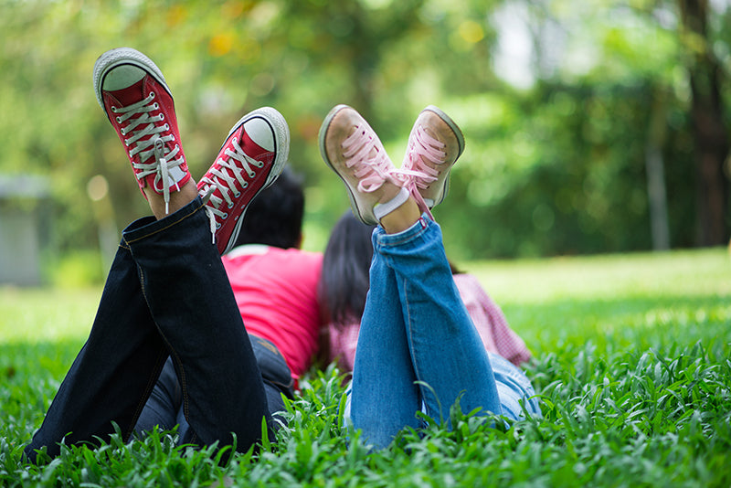 detente jardin pied herbe